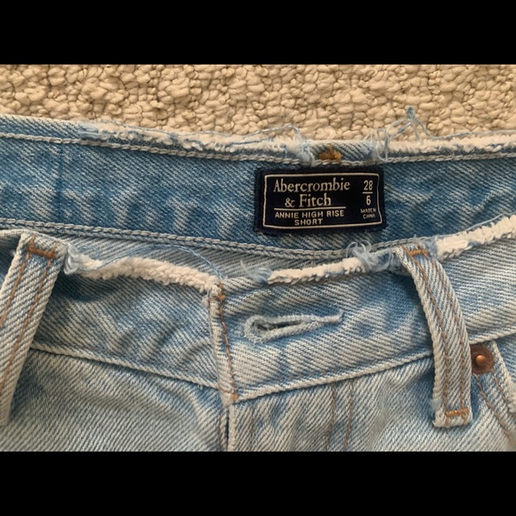 High Waisted Light Wash Cutoffs - Picture 3 of 4